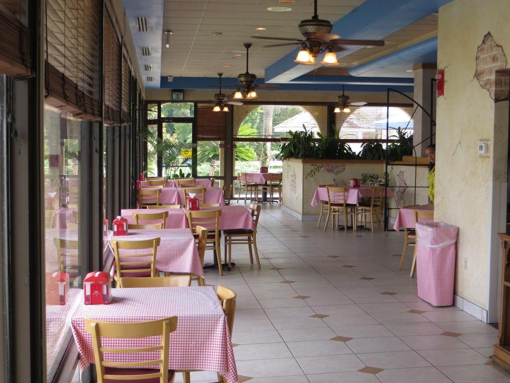 Maingate Lakeside Resort Four Corners Exterior foto